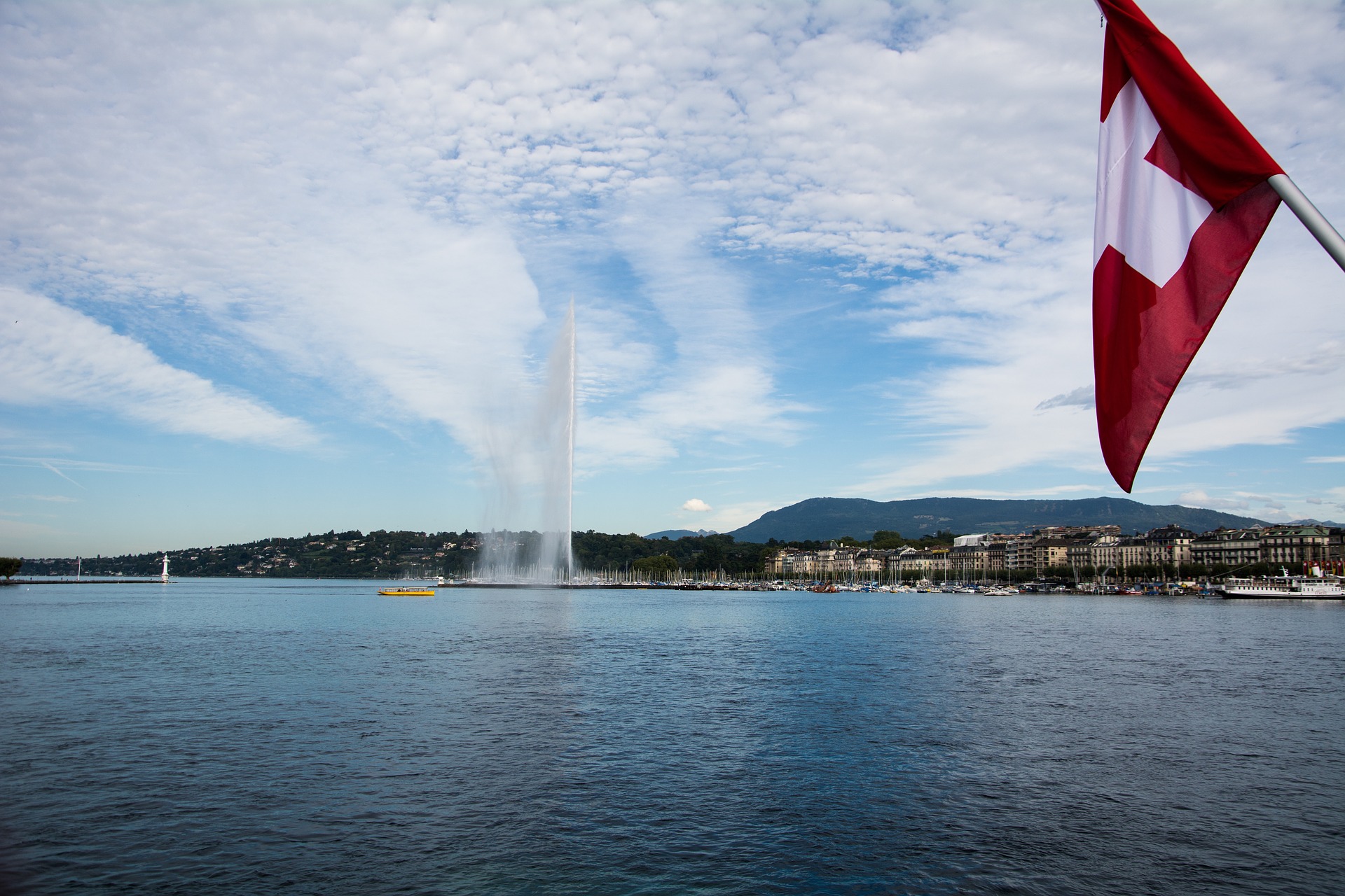 https://pixabay.com/en/geneva-fountain-places-of-interest-947317/ - factasia.org