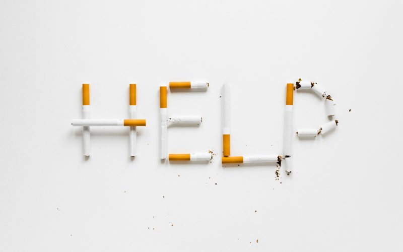 factasaia.org - https://www.freepik.com/free-photo/top-view-words-made-by-cigarretes_4444508.htm